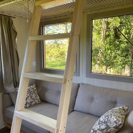 Jolie Tiny House Sous Les Grands Arbres *