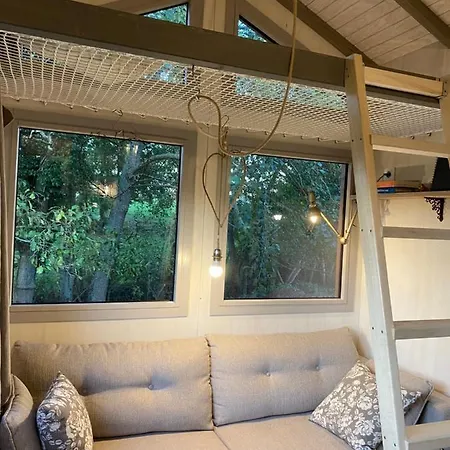 Jolie Tiny House Sous Les Grands Arbres Cholet