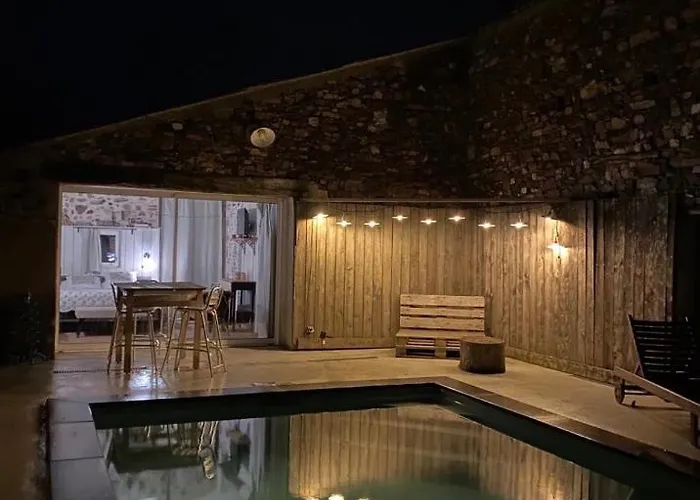 Jolie Tiny House Sous Les Grands Arbres Casa de Férias *