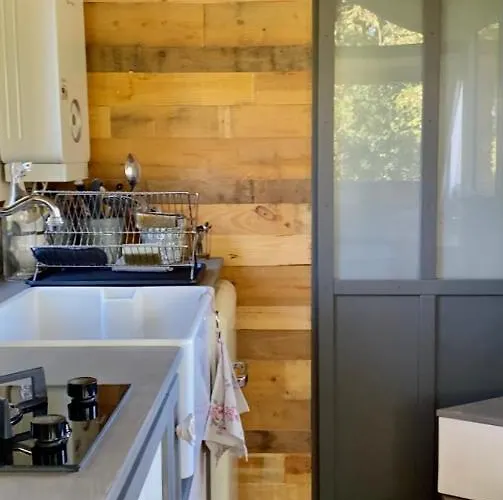 Jolie Tiny House Sous Les Grands Arbres * Σολέ